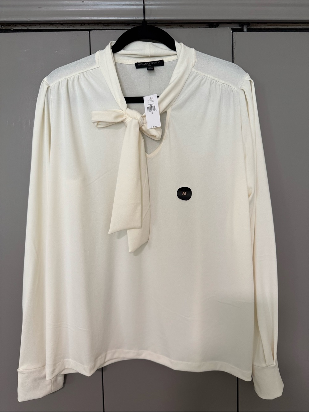 Banana Republic Cream Tie-Neck Long Sleeve Blouse